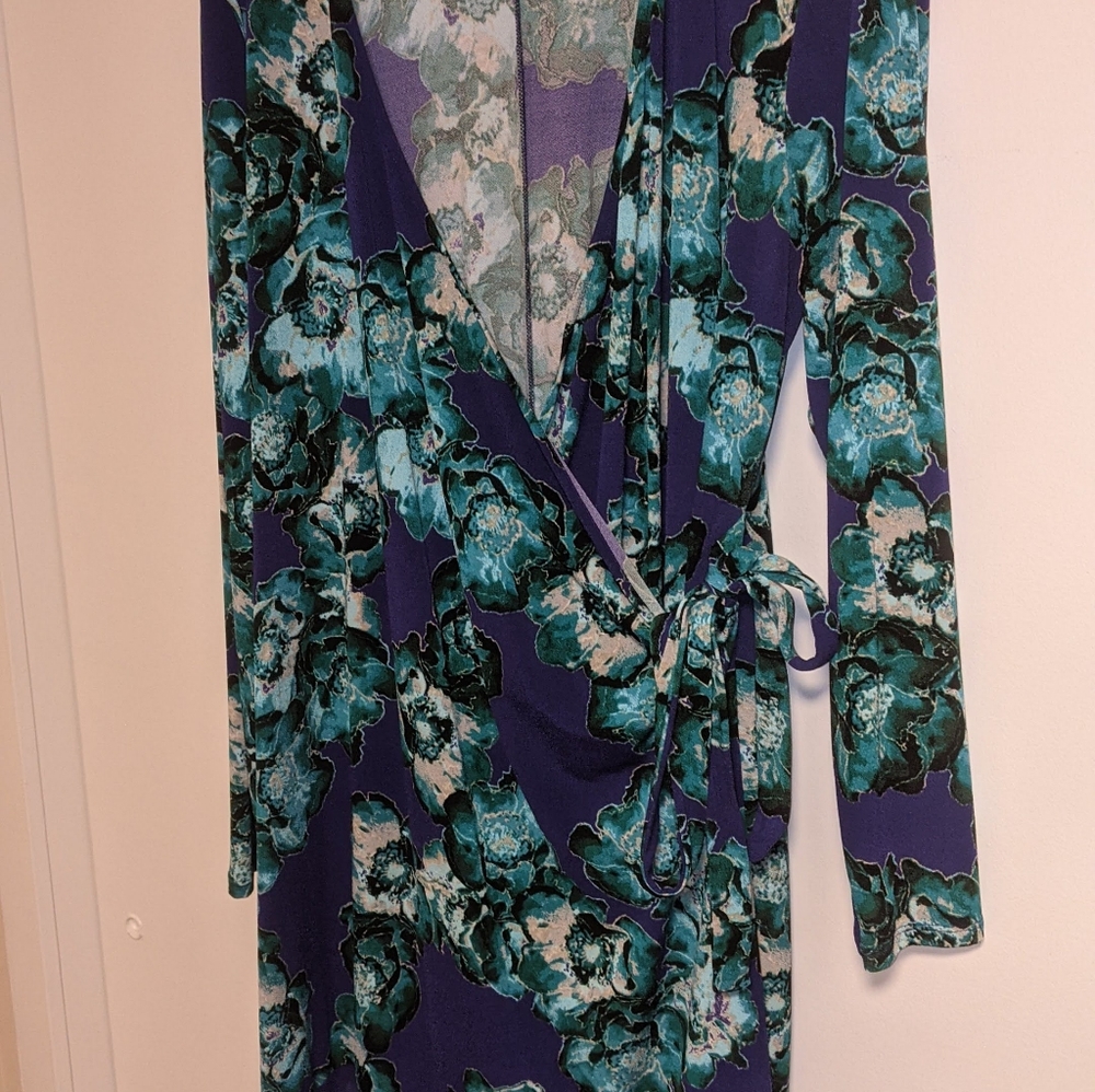 Simply Vera Vera Wang Purple Floral Asymmetrical Wrap Dress